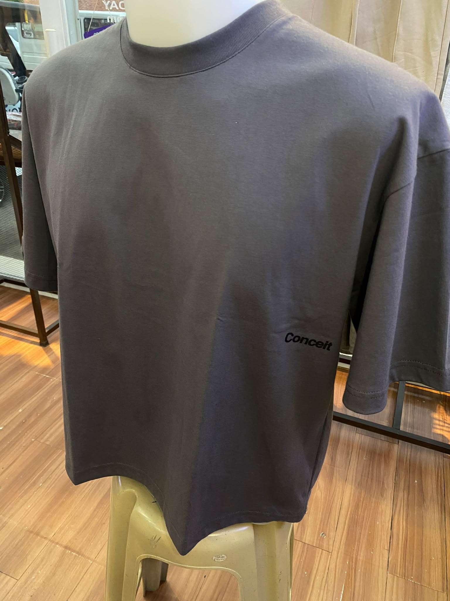 CONCEIT Boxy Cropped Shirt